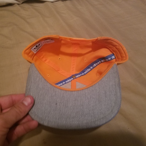 Adidas Snapback - Picture 2 of 3